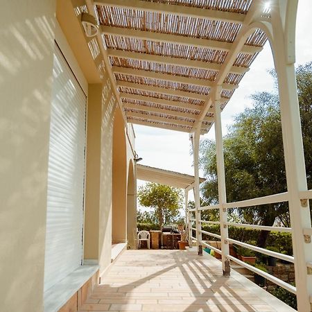 Seafront Apartment Karfas Exterior foto